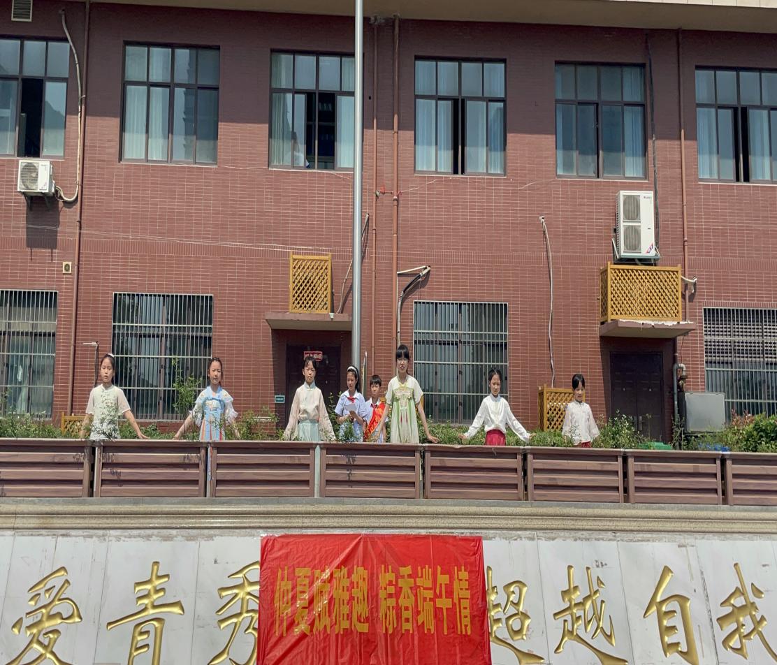 2024.6.3四4班升旗仪式新闻稿_html_158cfebb.jpg