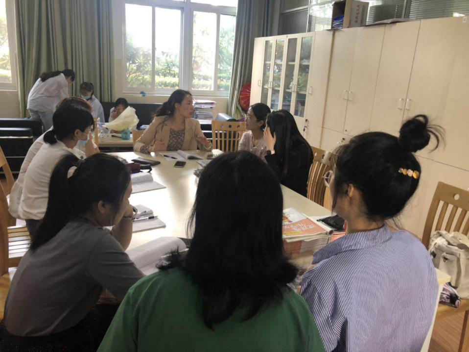 众人拾柴火焰高，凝心聚力促成长(1)_html_m1ac582fc.png