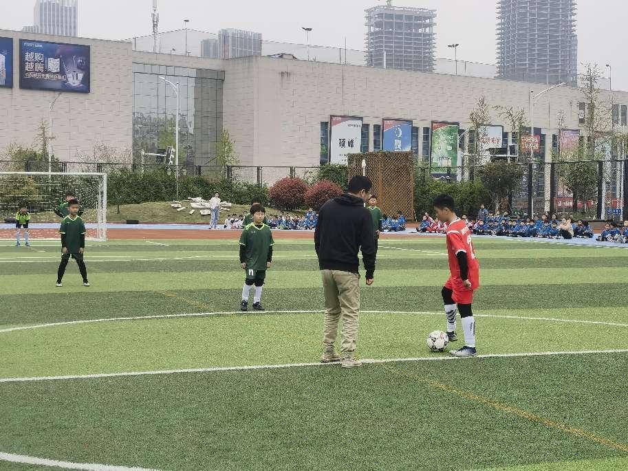 【大爱青秀】足球嘉年华 小小绿茵梦_html_m6281069c.jpg