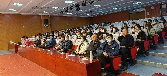 【大爱青秀·德育】童伴导师 聚焦家庭教育指导  导师润心助力成长----记南京市青秀城小学11月全员导师活动_html_mb1815ea.jpg
