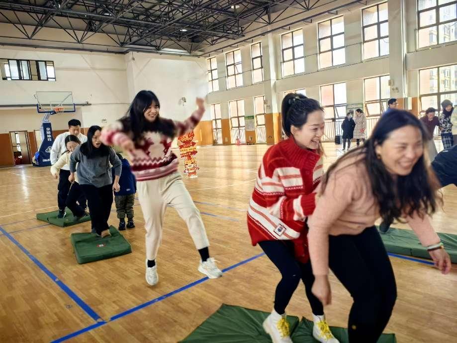 丁倩云-2024.1.26【大爱青秀·德育】童伴导师 润心赋能  与爱同行----南京市青秀城小学1月全员关爱导师侧记_html_m84aea1e.jpg
