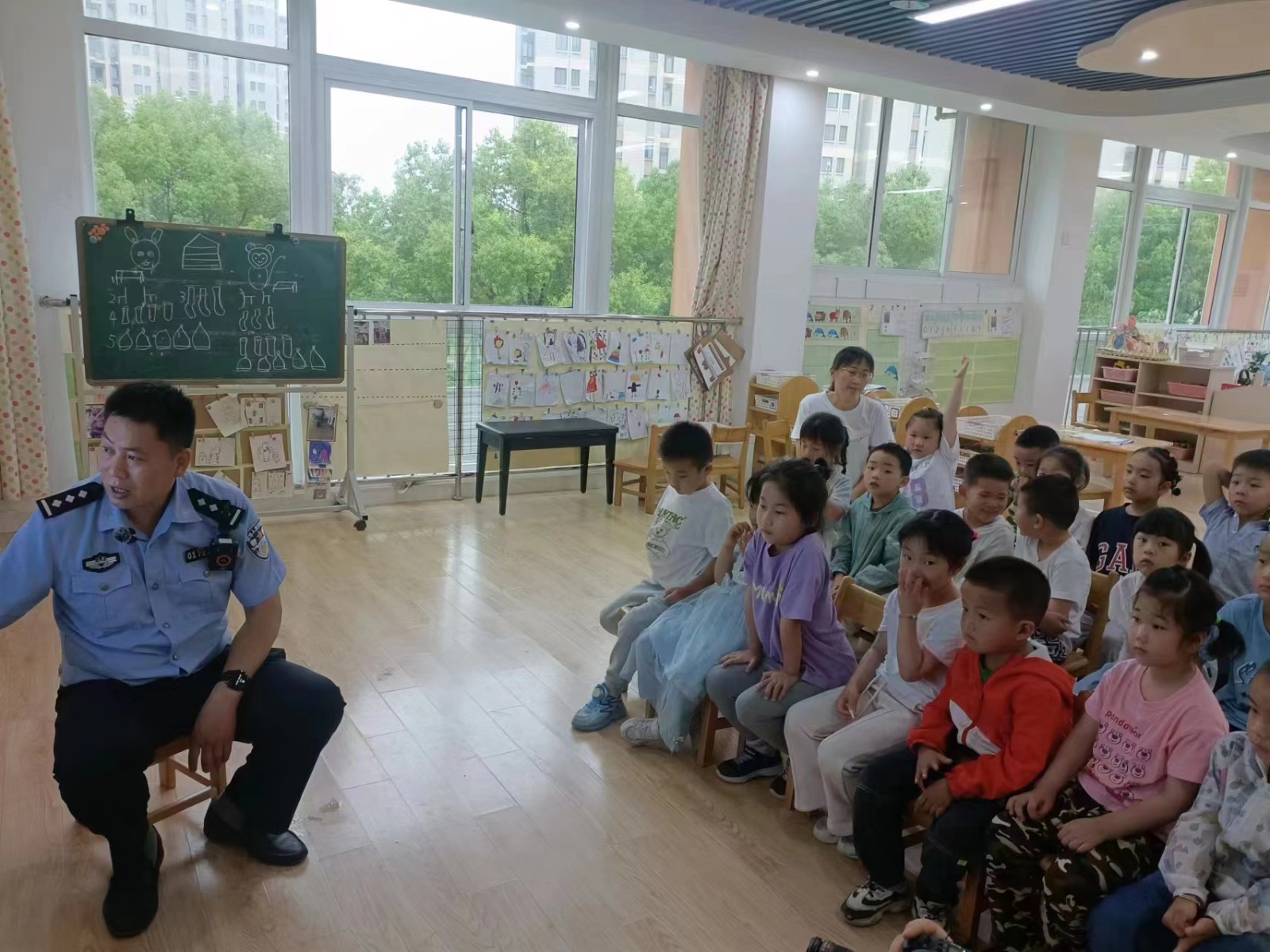 【乐活龙幼】珍爱生命  预防溺水——龙潭幼儿园靖安法制副校长进校园活动