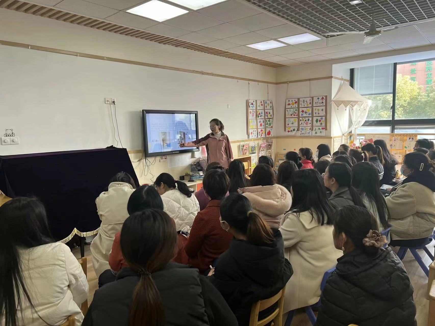 【乐活龙幼·乐享童年】暖情三月 与爱相伴 ——龙潭幼儿园龙岸分园“三八”妇女节主题系列活动暨新学期家长会