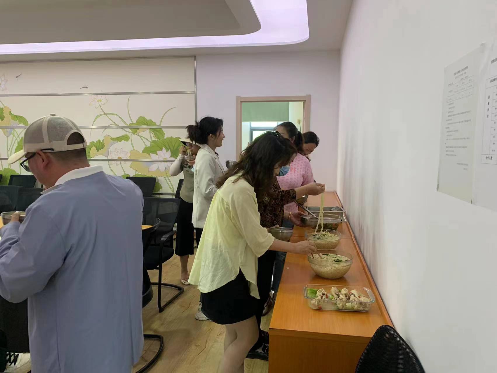 【乐活龙幼·家园共育】“委”以重任，尽“膳”尽美——龙潭幼儿园长江分园家委会、膳委会会议