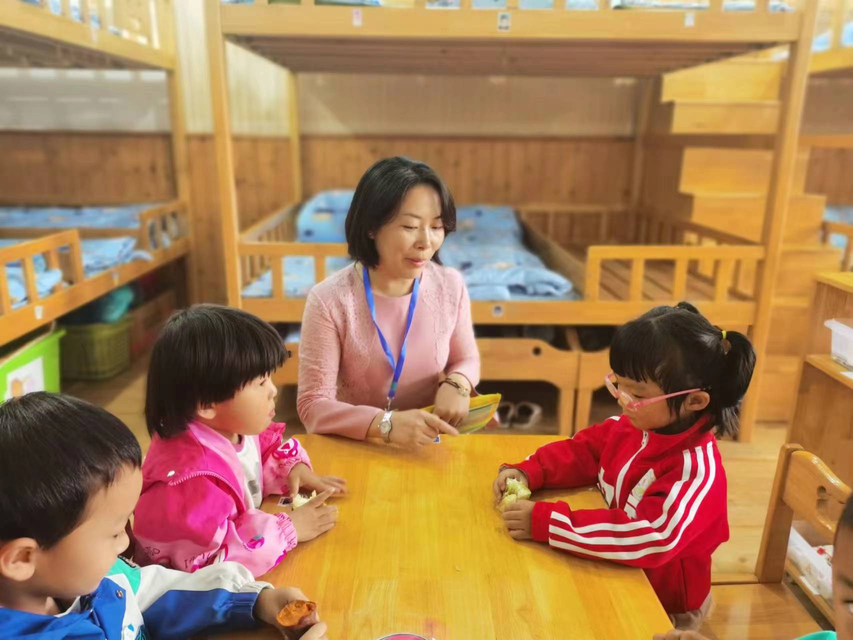 【乐活龙幼】督学进园专项督导 劳动教育落地生花 ——记龙潭幼儿园长江分园10月劳动教育专项督导