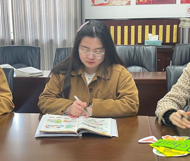 20240322王莉君英语组校本研修报道_html_11d089ce.jpg