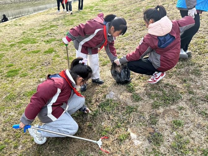 20240301学雷锋活动_html_4326621a.jpg