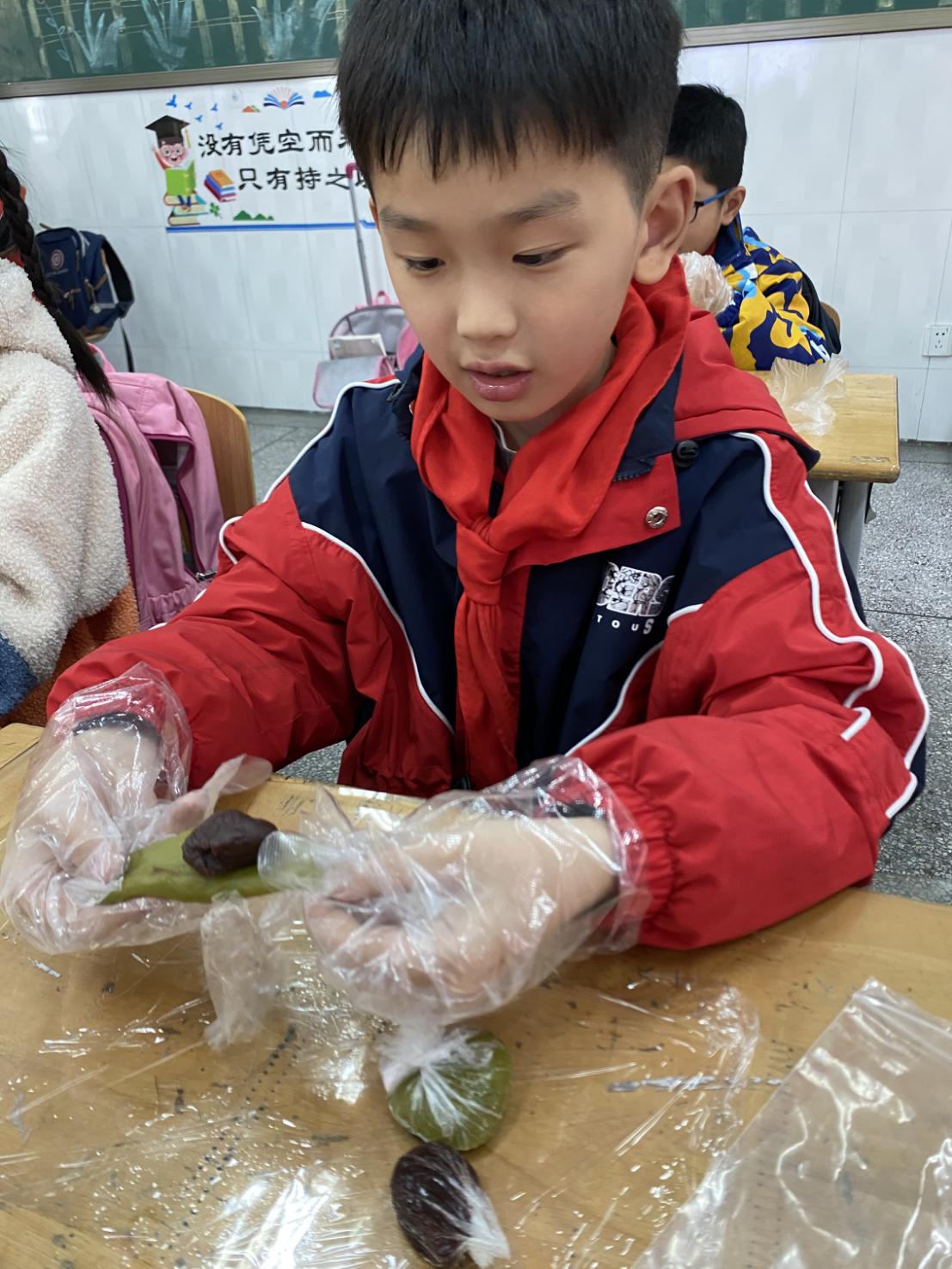 20210402清明节活动二报道_html_48c79225.jpg