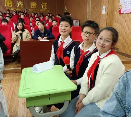 胸藏文墨虚若谷  腹有诗书气自华_html_36463cdb.jpg