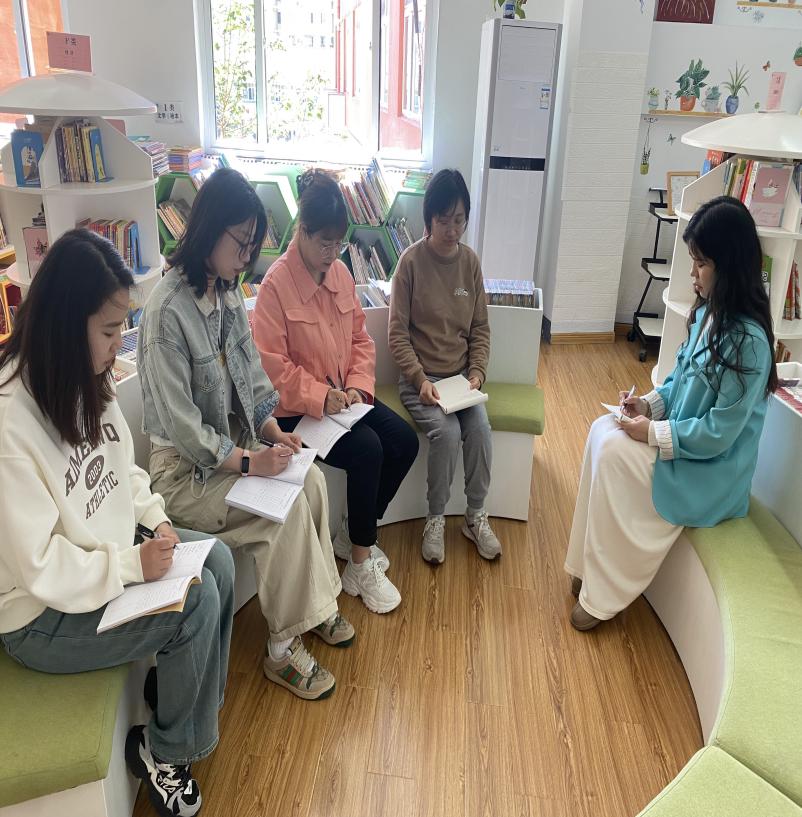 扎根课堂启心智 聚焦管理提质量_html_m2b1037ee.jpg