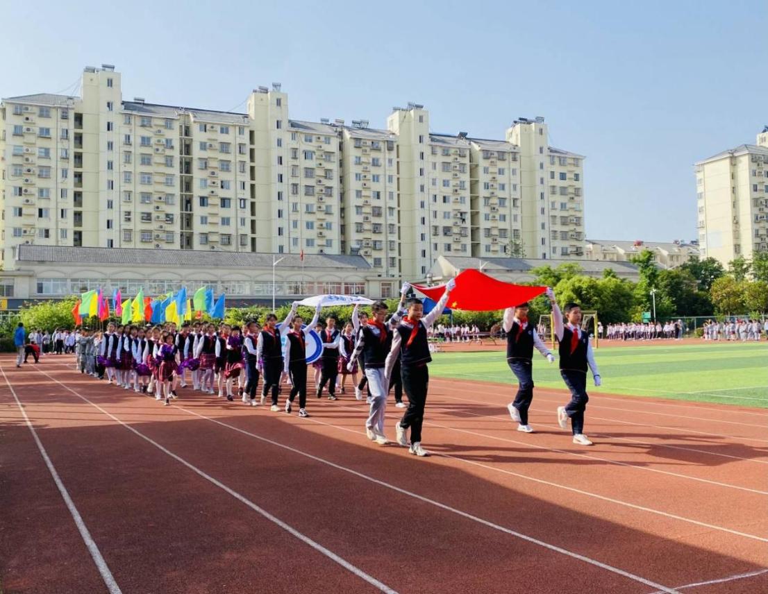 悦动童心，乐享童年2021南湾营小学春季运动会新闻稿_html_m5ac41bc3.jpg