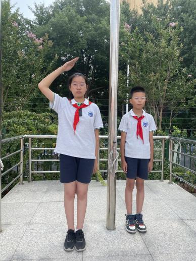 20230911第二周升旗仪式报道_html_m7f2ae106.jpg