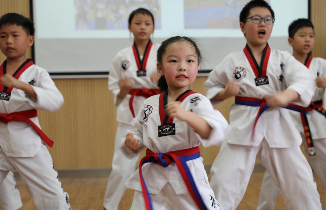 南湾营小学2020年一年级新生家长会_html_3902e89a.jpg
