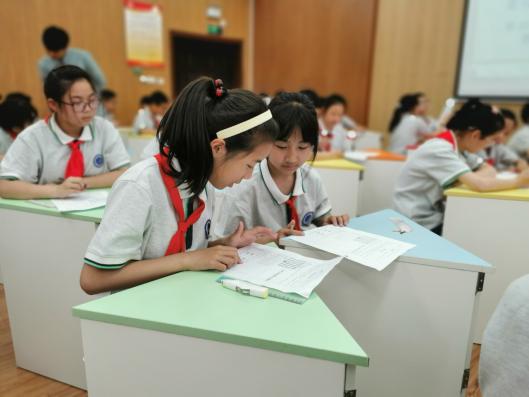20210525数学区级教研活动报道_html_m516fe7b5.jpg