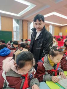 20221207语文大组教研报道_html_cdc78fd.jpg