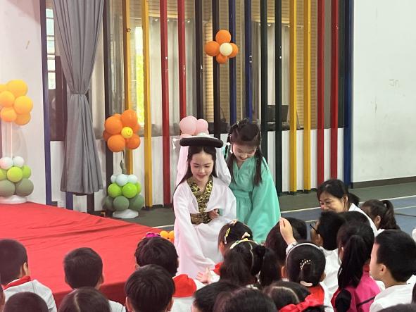 20240531六一汇演报道（李嘉靓写）_html_34cfee90.jpg