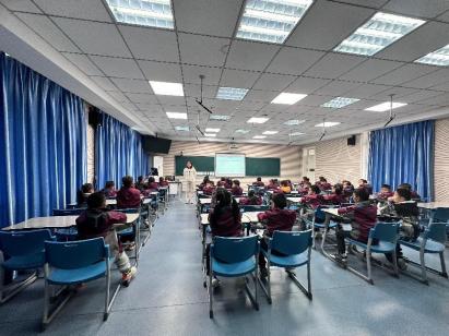 20241120数学组童学课堂报道（黄娴写）_html_m31b35331.jpg
