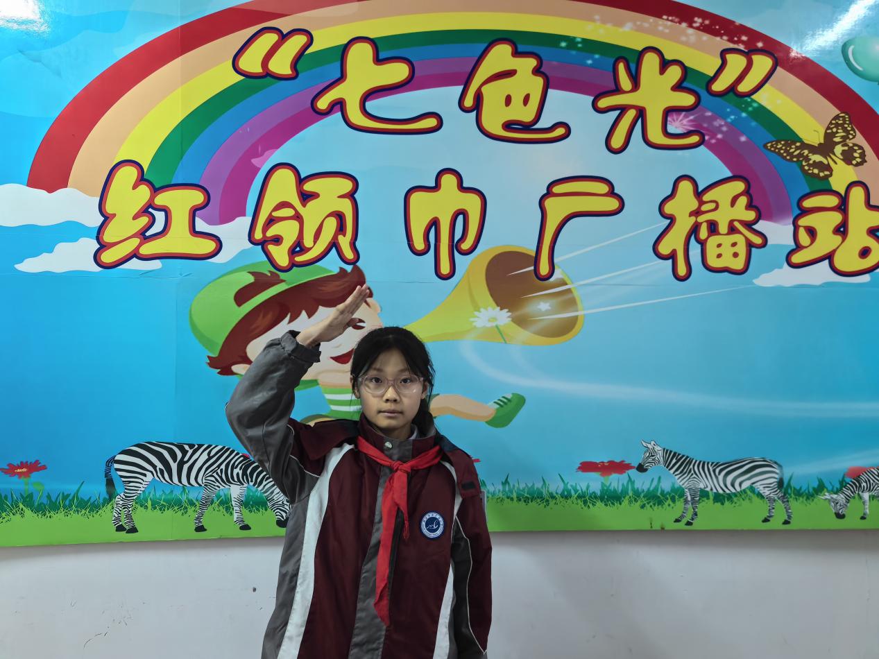 升旗仪式新闻报道_html_m72cce097.jpg