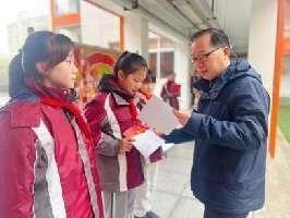 春暖争出彩  童心向未来_html_7a8bdeab.jpg