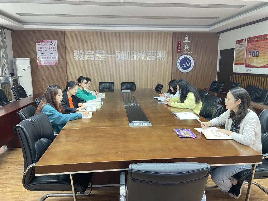 20231027王莉君英语组集体备课报道_html_25feac27.jpg