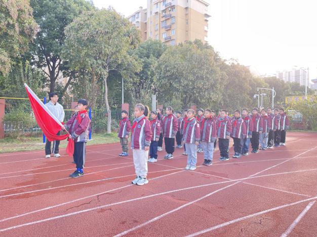 换位思考 学会宽容——2023-2024第一学期第十一周升旗仪式_html_5e5e9c09.jpg