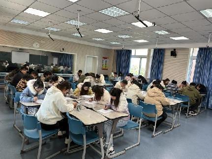 20231113教科研素养大赛理论考核报道_html_7a7ceccd.jpg