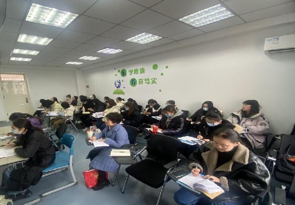 20231213王莉君英语组大组教研活动报道_html_m53a9ea5.jpg