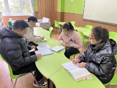 20231212六年级数学组循环听课活动报道_html_1bdf4c7d.jpg