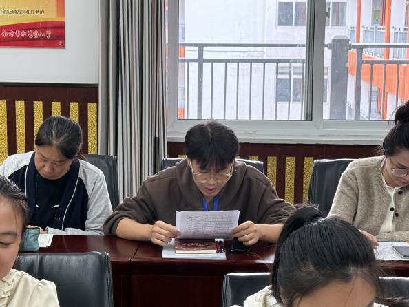 20241015语文组校本教研报道_html_4ae157b6.jpg