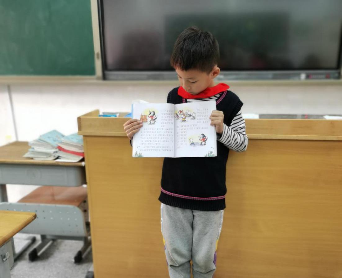 故事分享  相伴童年_html_m6a6d511d.jpg