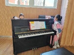 20230310班会大扫除报道_html_m47f54afd.jpg