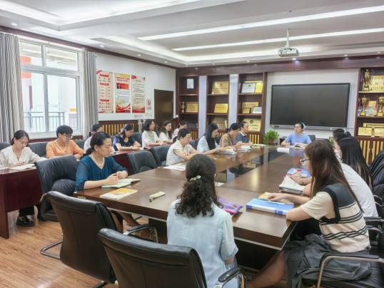20250916语文组校本研修报道_html_11bf8bf0.jpg
