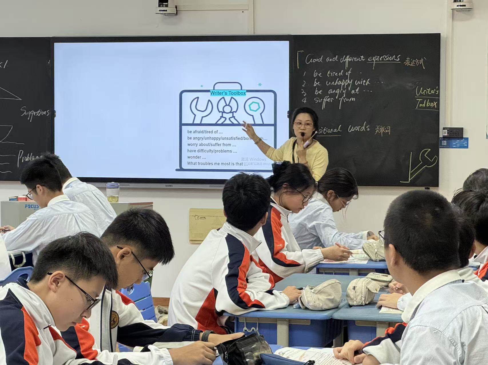 【绿色华中·至正教学】巧引写作路，细琢锦绣文——仙外华中承办区级英语教研活动