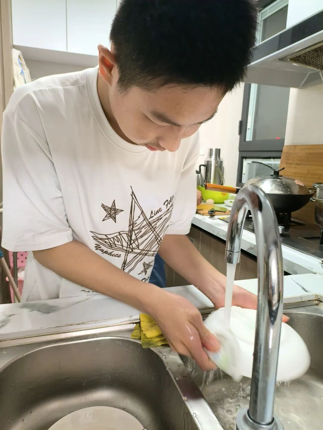 【绿色华中·至美德育】劳动赋能、实践润心、自律修身 ——仙外华侨城中学学子的暑期成长之路