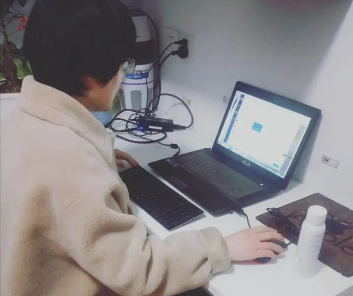 吴晓露.png