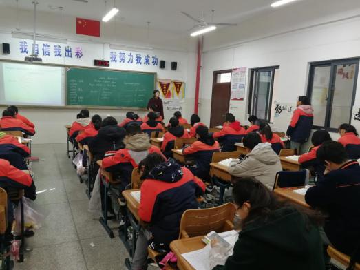 十二月份英语教研组工作小结_html_m20cbe7ec.jpg