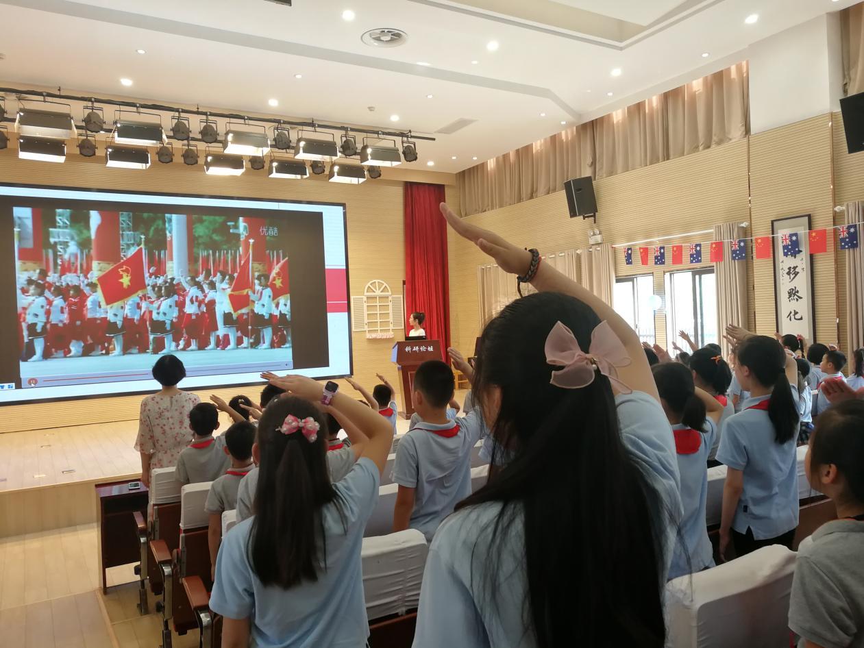 ”弘毅好学生”新闻稿_html_51b6342d.jpg