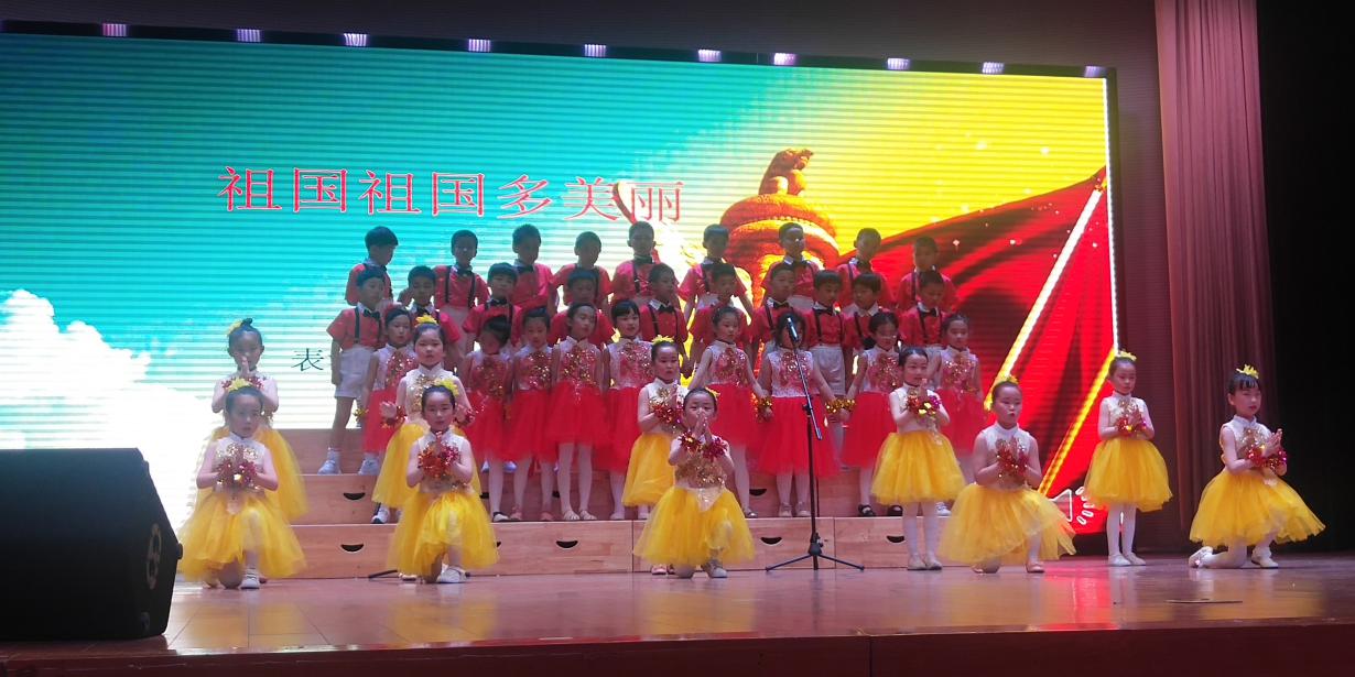 童声唱响中国梦 争做新时代好少年_html_m1d94c259.jpg