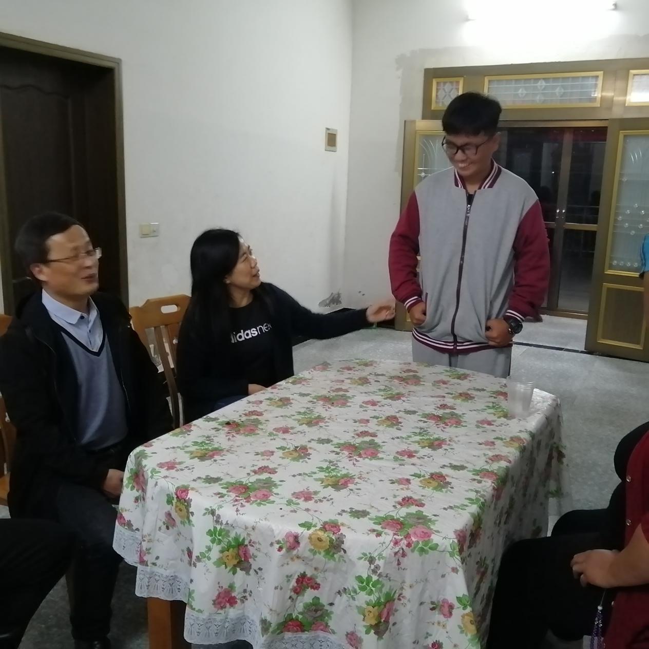 温暖进家庭 家访在行动---中桥中学集体家访活动(2)_html_m47abca0e.jpg