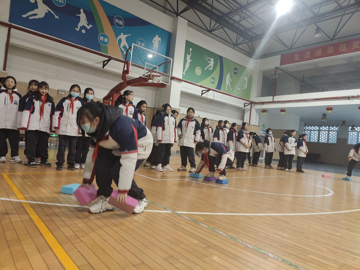 趣味运动会_html_4f1d9021.jpg