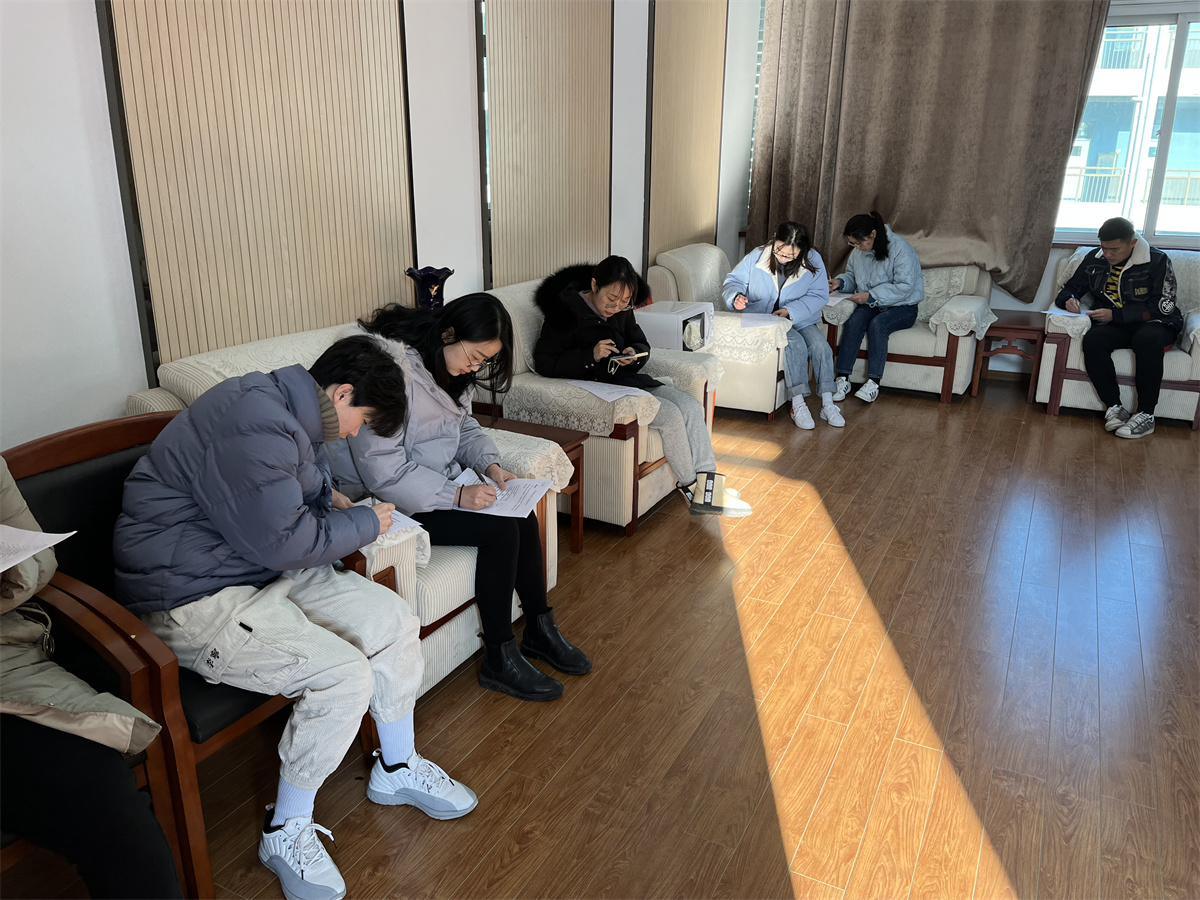 2022.2.25教科研视导_html_39edebf1.jpg