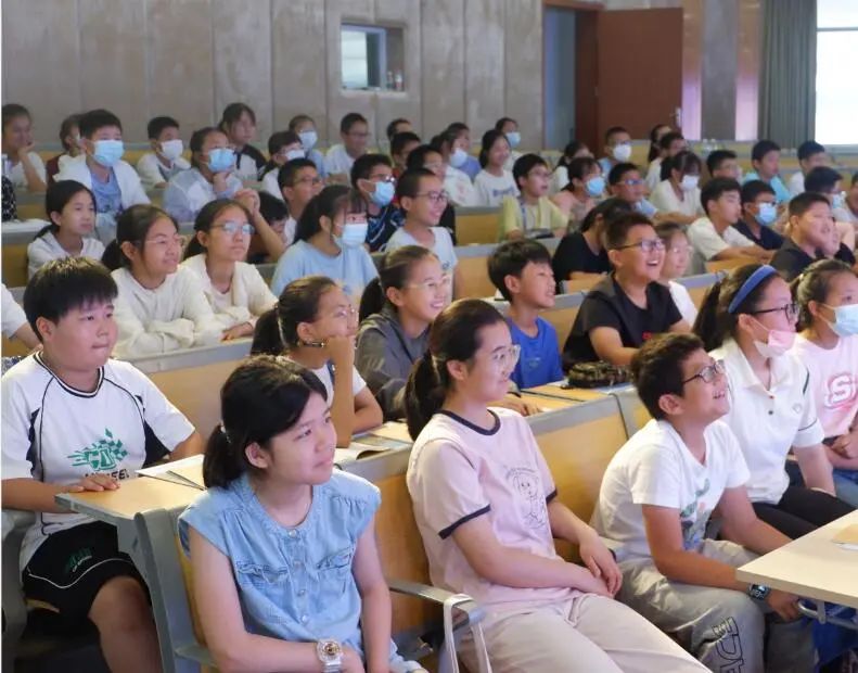 2023.6.11一中思益·润质教学  趣教乐学促成长 崇文求理向未来_html_m2e6329fe.jpg