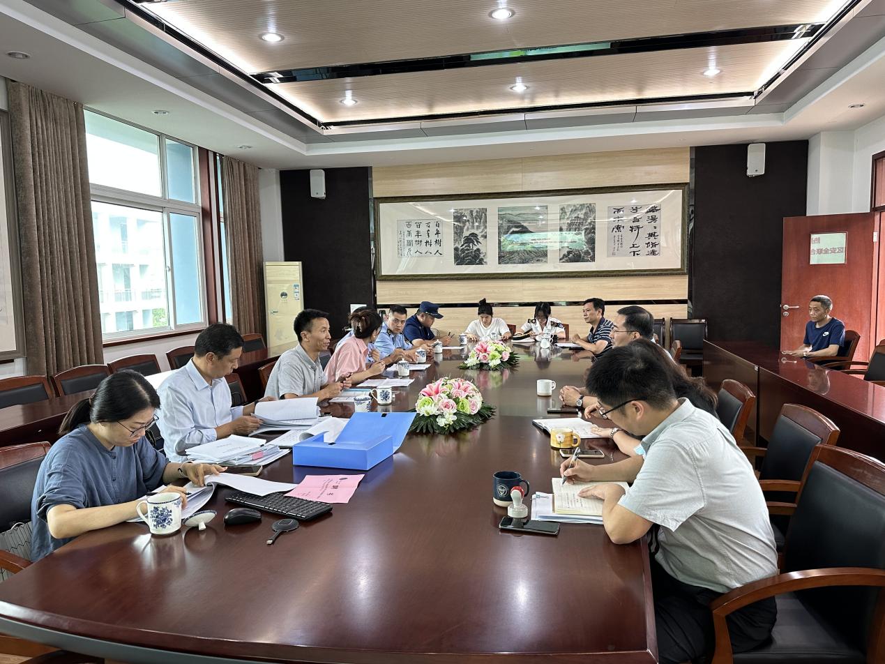 安全第一，防患未然——我校迎接栖霞区校园安全联合检查_html_d70c1ff.jpg