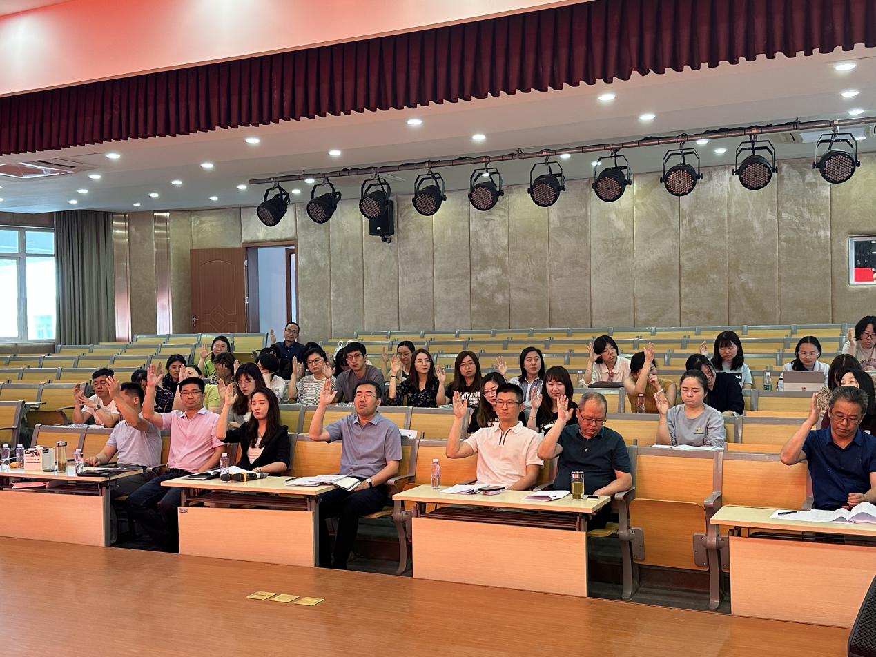 一届一次两会（新闻稿）(1)_html_m5bc7c88b.jpg