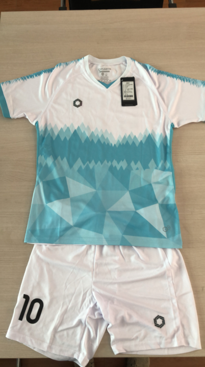 足球校队新服装_html_2f71746c.png