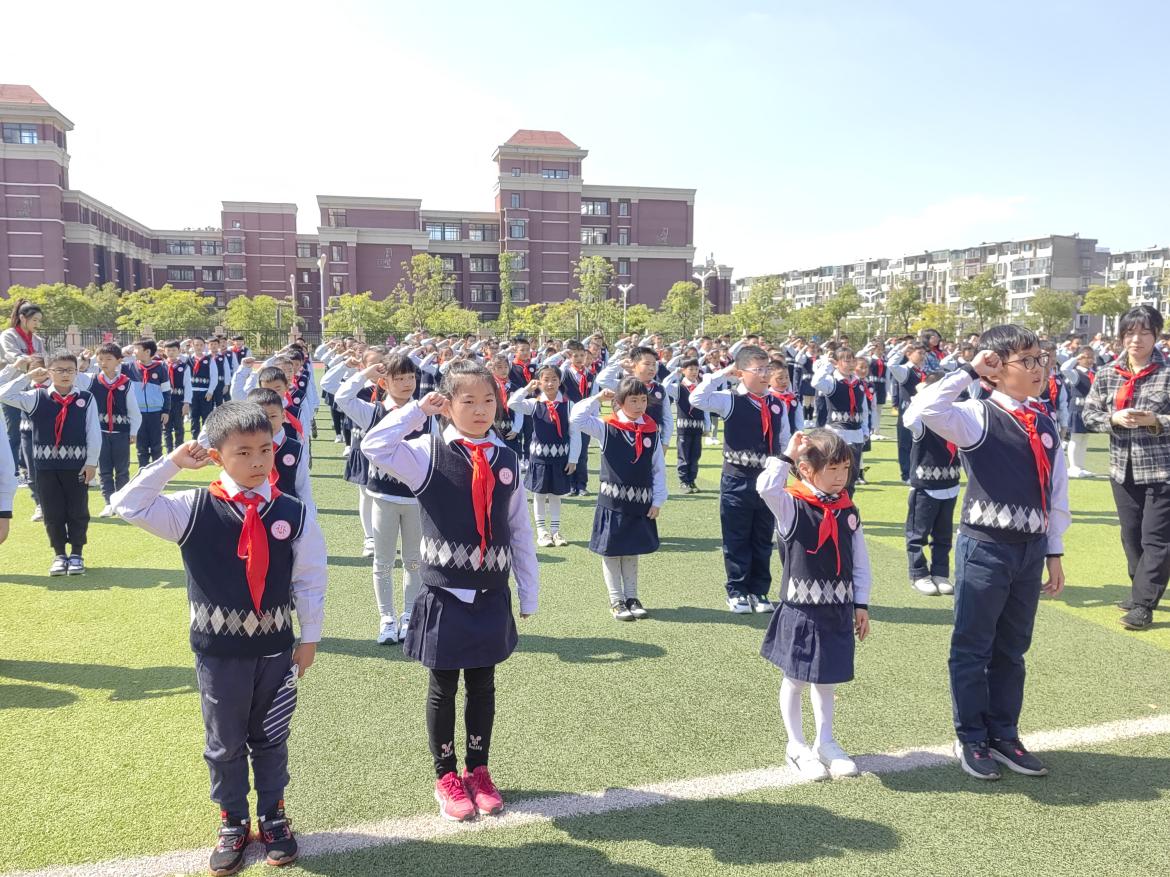 第二批次入队仪式新闻稿_html_2332ac1d.jpg