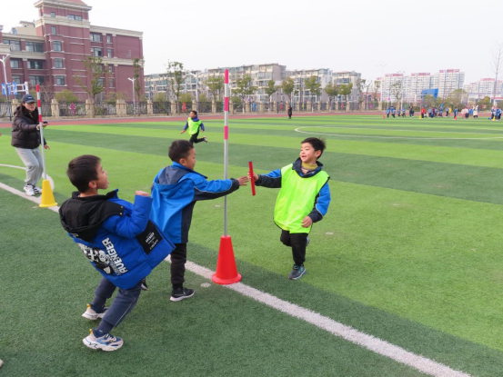2022.12.21南京市晓庄小学迎面接力、运球接力赛报道_html_6ac45ed7.png