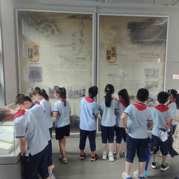 （六）中山码头跨江而行 重走革命路线_html_417a828a.jpg