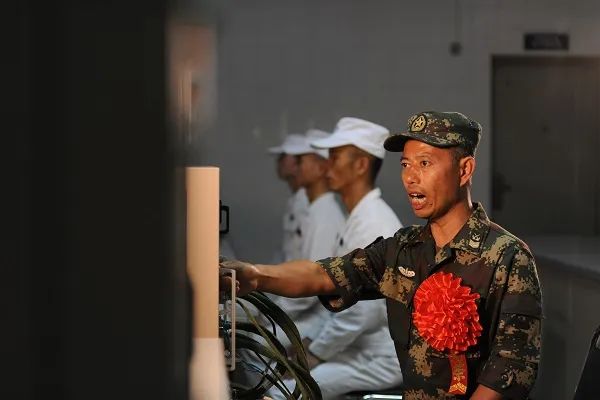 八一勋章第三期_html_1c52f489.jpg