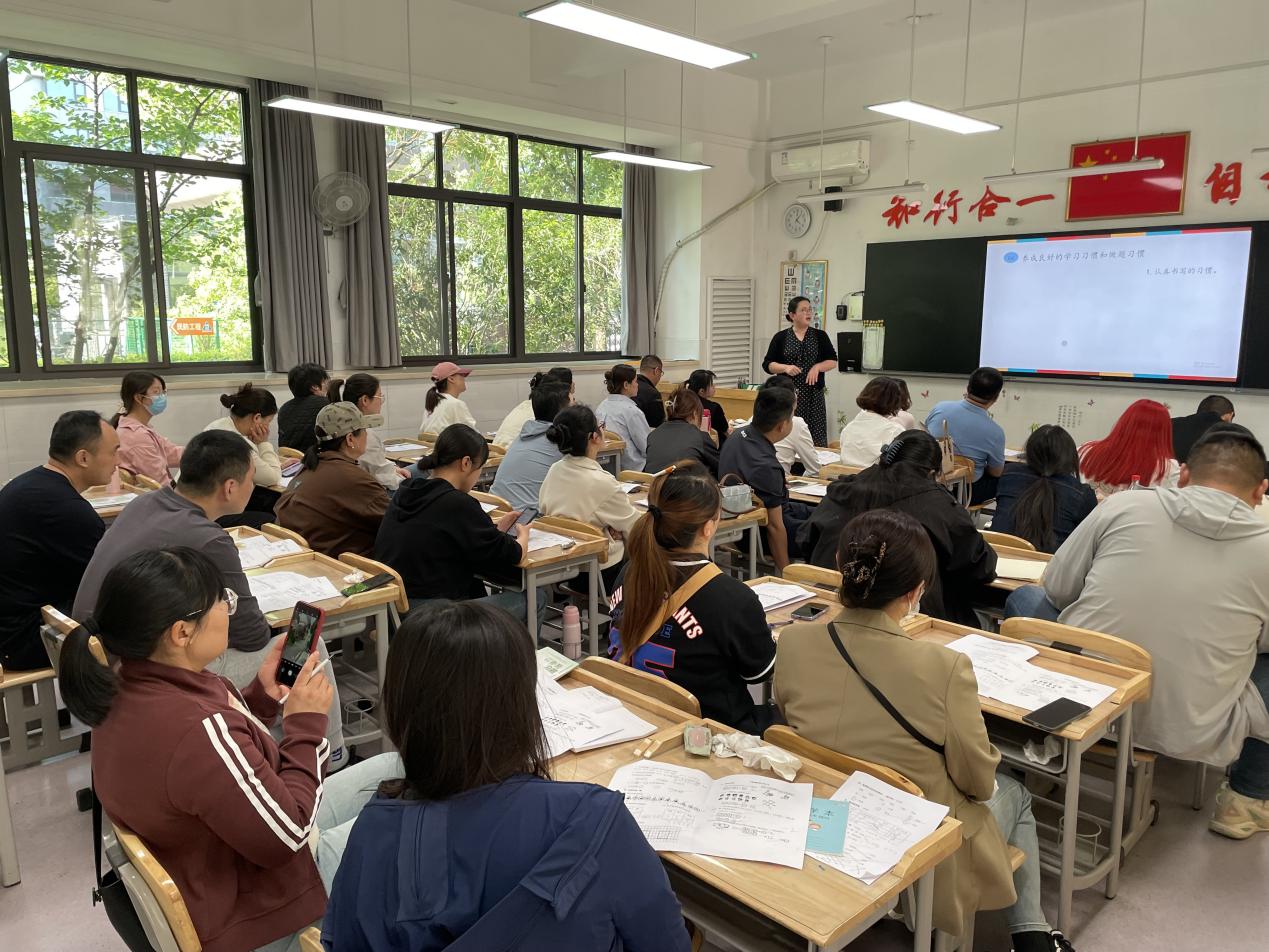 2025.4.25 2024-2025第二学期家长会新闻稿_html_1b180f6d.jpg
